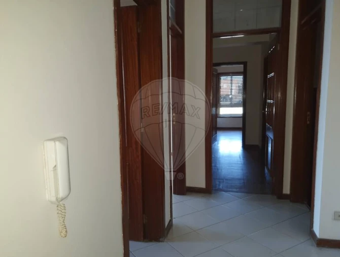 Apartamento T3 para Venda em Cidade da Maia Foto 3