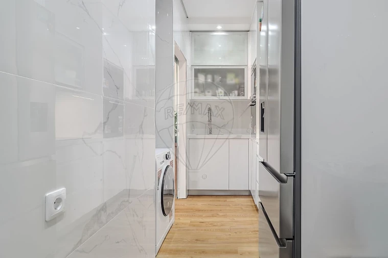 Apartamento T1 para Venda em Mafamude e Vilar do Paraíso Foto 1