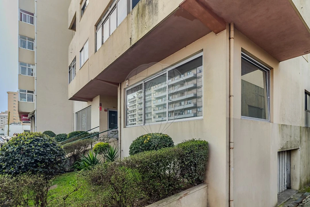 Apartamento T1 para Venda em Mafamude e Vilar do Paraíso Foto 3
