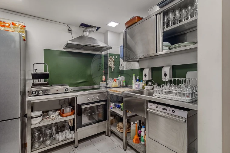 Negócio para Venda em Cidade da Maia Foto 2