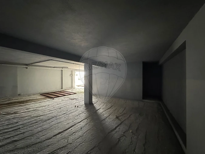 Armazém para Venda em Mafamude e Vilar do Paraíso