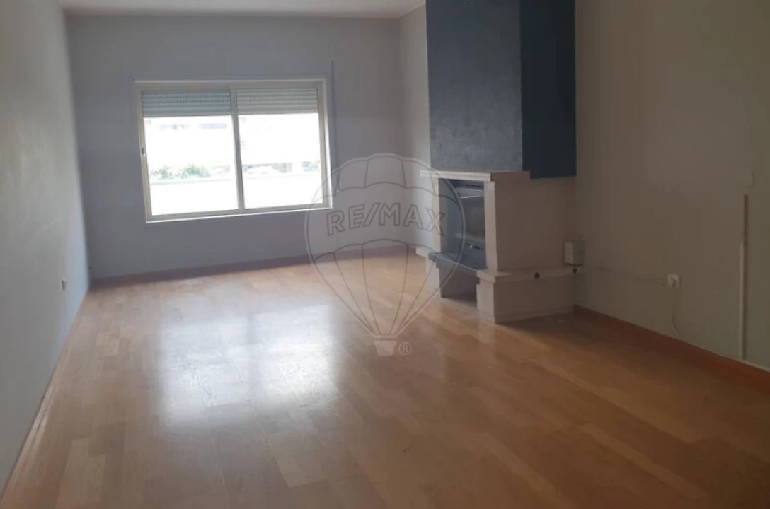 Apartamento T3 para Venda em Aguas Santas Foto 2