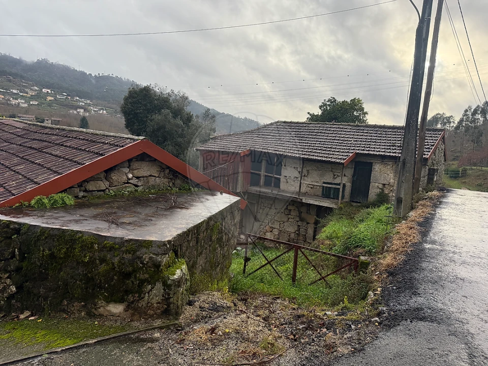 Moradia T3 para Venda em Armil Foto 5