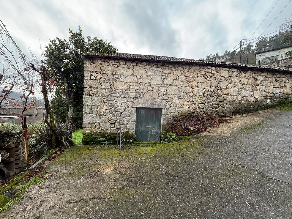 Moradia T3 para Venda em Armil Foto 1