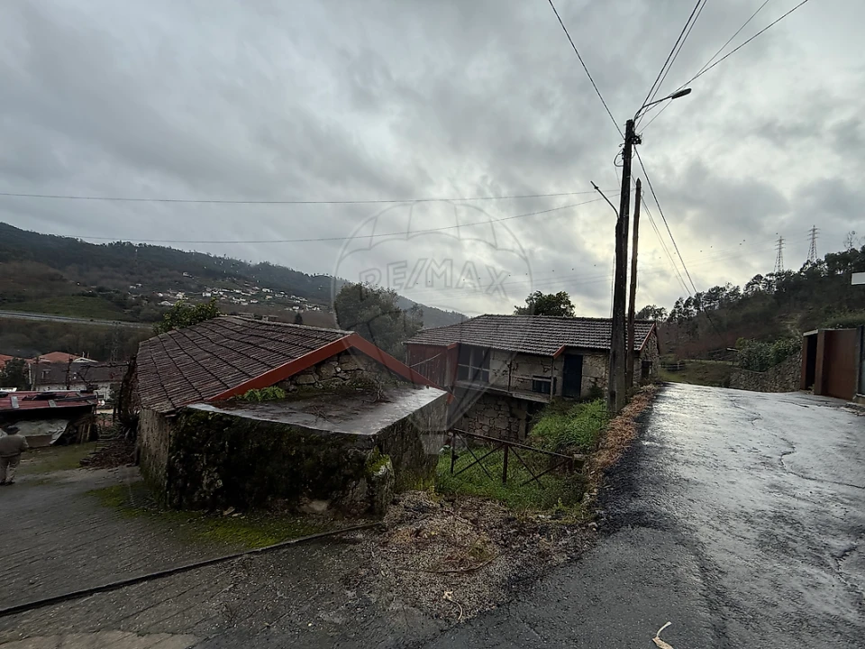 Moradia T3 para Venda em Armil Foto 6