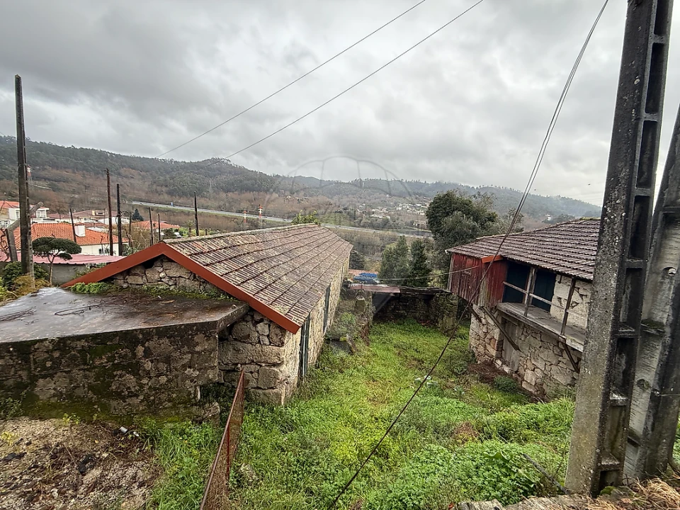 Moradia T3 para Venda em Armil Foto 2