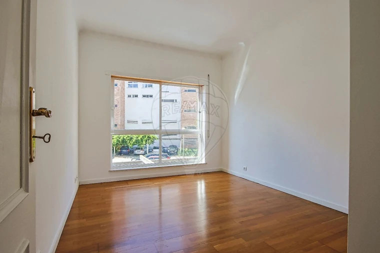 Apartamento T2 para Arrendamento em Santa Clara e Castelo Viegas Foto 3