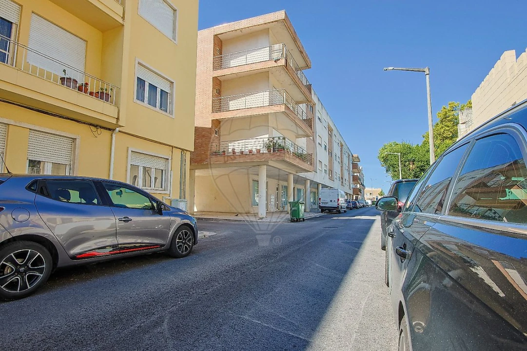 Apartamento T2 para Arrendamento em Santa Clara e Castelo Viegas Foto 24