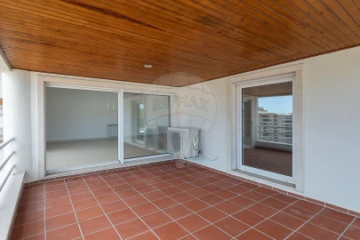 Apartamento T3 para Arrendamento em Algés, Linda-A-Velha e Cruz Quebrada-Dafundo