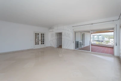 Apartamento T3 para Arrendamento em Algés, Linda-A-Velha e Cruz Quebrada-Dafundo
