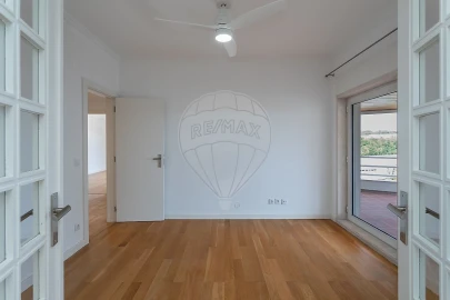 Apartamento T3 para Arrendamento em Algés, Linda-A-Velha e Cruz Quebrada-Dafundo