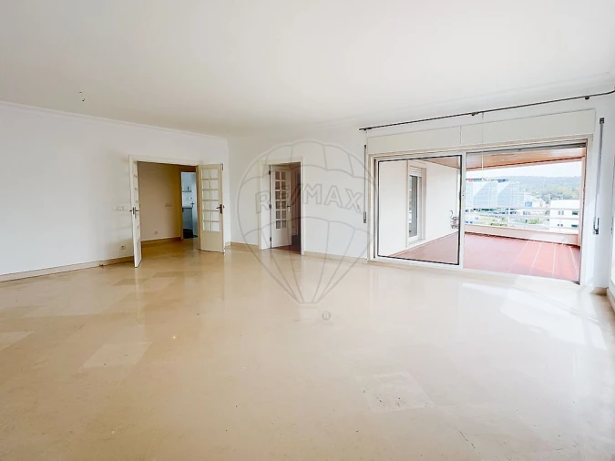 Apartamento T4 para Arrendamento em Algés, Linda-A-Velha e Cruz Quebrada-Dafundo Foto 15