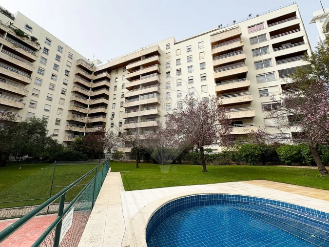 Apartamento T4 para Arrendamento em Algés, Linda-A-Velha e Cruz Quebrada-Dafundo Foto 18