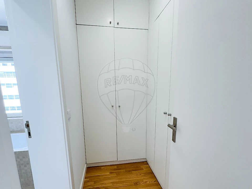 Apartamento T4 para Arrendamento em Algés, Linda-A-Velha e Cruz Quebrada-Dafundo Foto 8