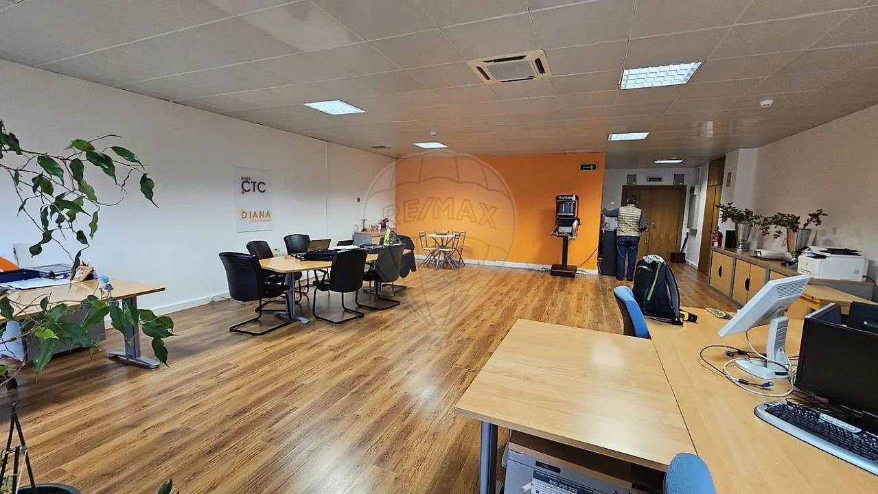 Escritório para Arrendamento em Alfragide Foto 1