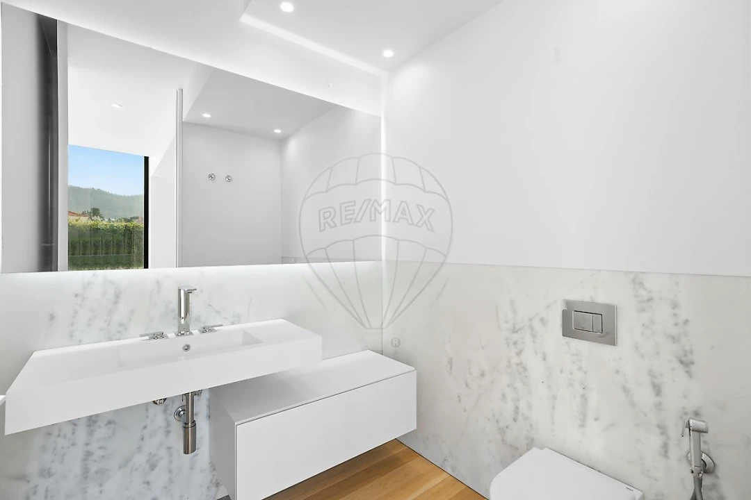 Moradia T5 para Venda em Santa Maria e São Miguel, São Martinho, São Pedro Penaferrim Foto 17