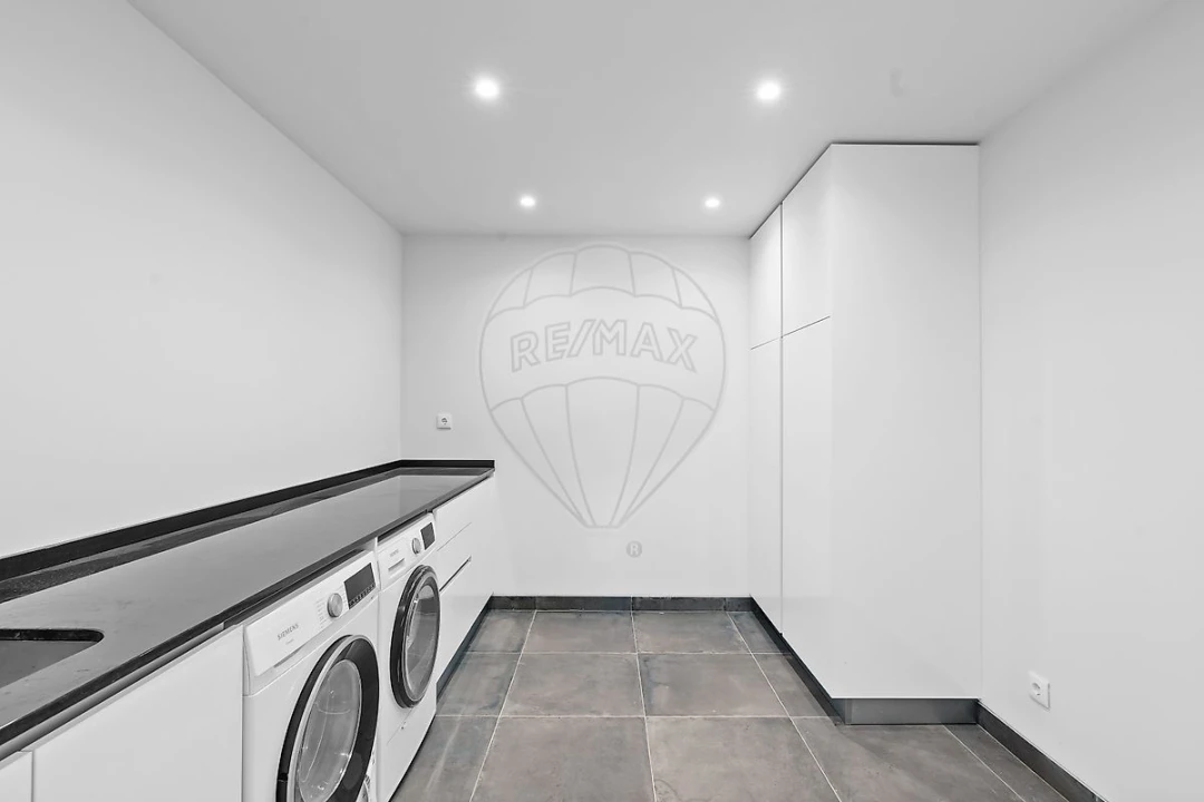 Moradia T5 para Venda em Santa Maria e São Miguel, São Martinho, São Pedro Penaferrim Foto 33