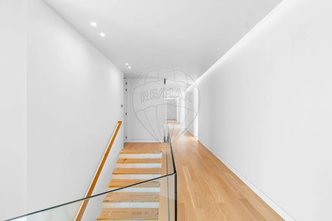 Moradia T5 para Venda em Santa Maria e São Miguel, São Martinho, São Pedro Penaferrim Foto 45