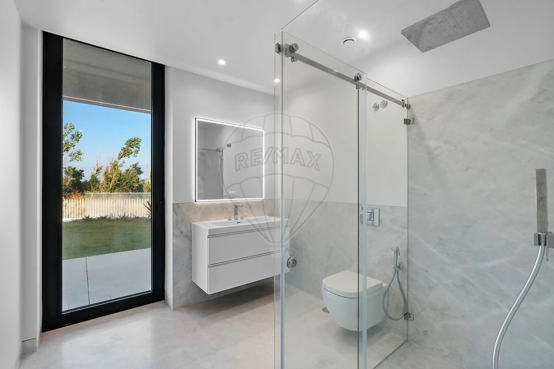 Moradia T5 para Venda em Santa Maria e São Miguel, São Martinho, São Pedro Penaferrim Foto 48