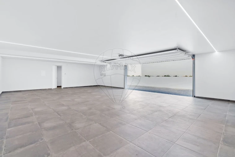 Moradia T5 para Venda em Santa Maria e São Miguel, São Martinho, São Pedro Penaferrim Foto 32