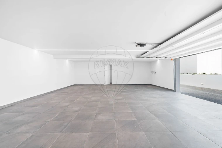 Moradia T5 para Venda em Santa Maria e São Miguel, São Martinho, São Pedro Penaferrim Foto 27