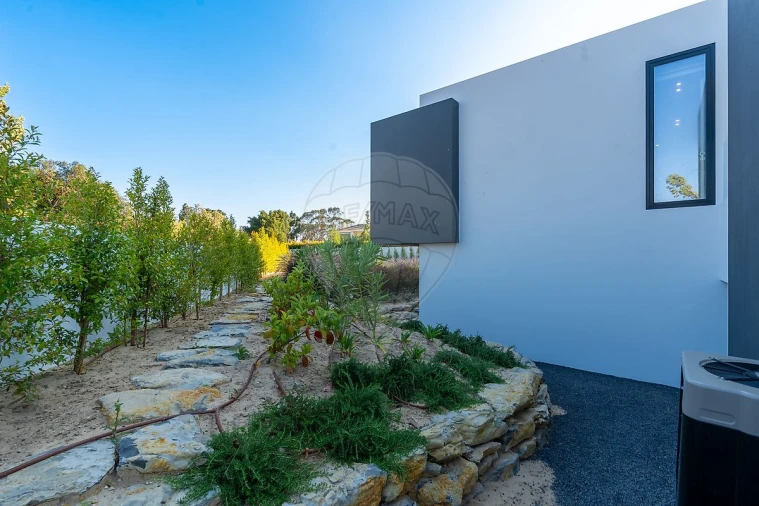 Moradia T5 para Venda em Santa Maria e São Miguel, São Martinho, São Pedro Penaferrim Foto 25