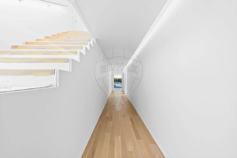 Moradia T5 para Venda em Santa Maria e São Miguel, São Martinho, São Pedro Penaferrim Foto 42