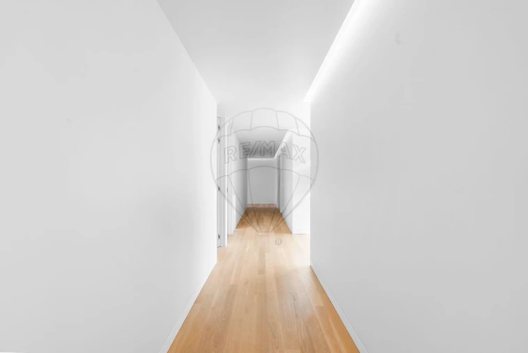 Moradia T5 para Venda em Santa Maria e São Miguel, São Martinho, São Pedro Penaferrim Foto 18