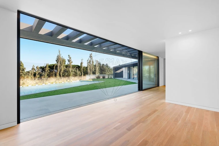 Moradia T5 para Venda em Santa Maria e São Miguel, São Martinho, São Pedro Penaferrim Foto 13