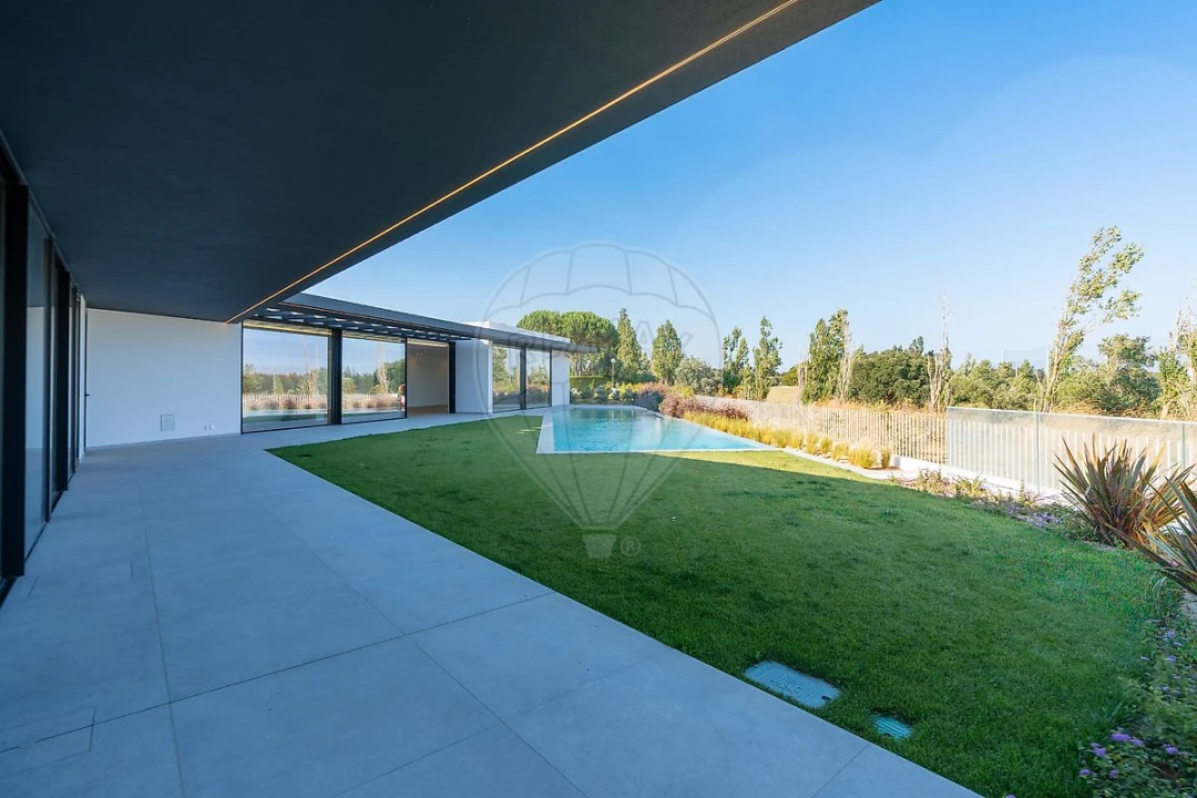 Moradia T5 para Venda em Santa Maria e São Miguel, São Martinho, São Pedro Penaferrim Foto 4