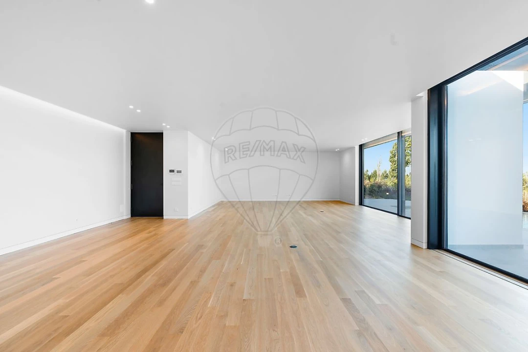 Moradia T5 para Venda em Santa Maria e São Miguel, São Martinho, São Pedro Penaferrim Foto 9