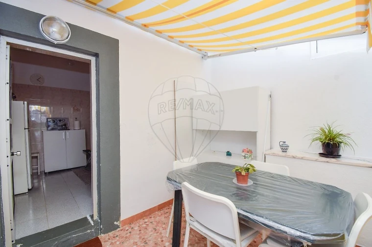 Moradia T2 para Venda em Colares Foto 21