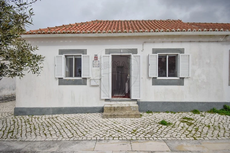 Moradia T2 para Venda em Colares Foto 1