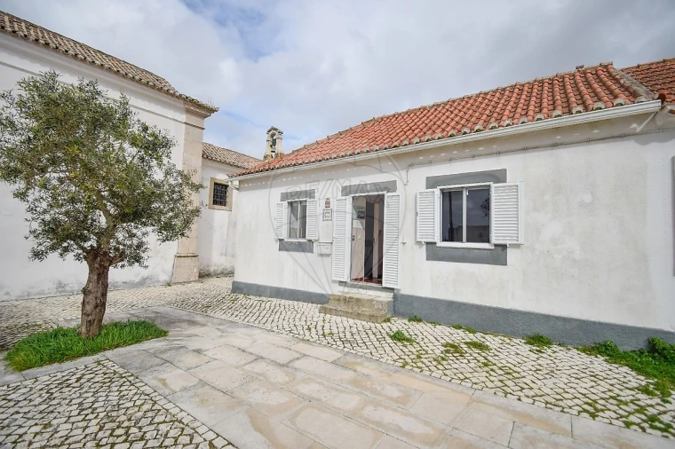 Moradia T2 para Venda em Colares Foto 2