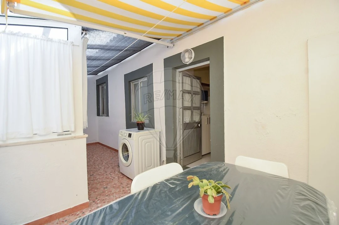 Moradia T2 para Venda em Colares Foto 24