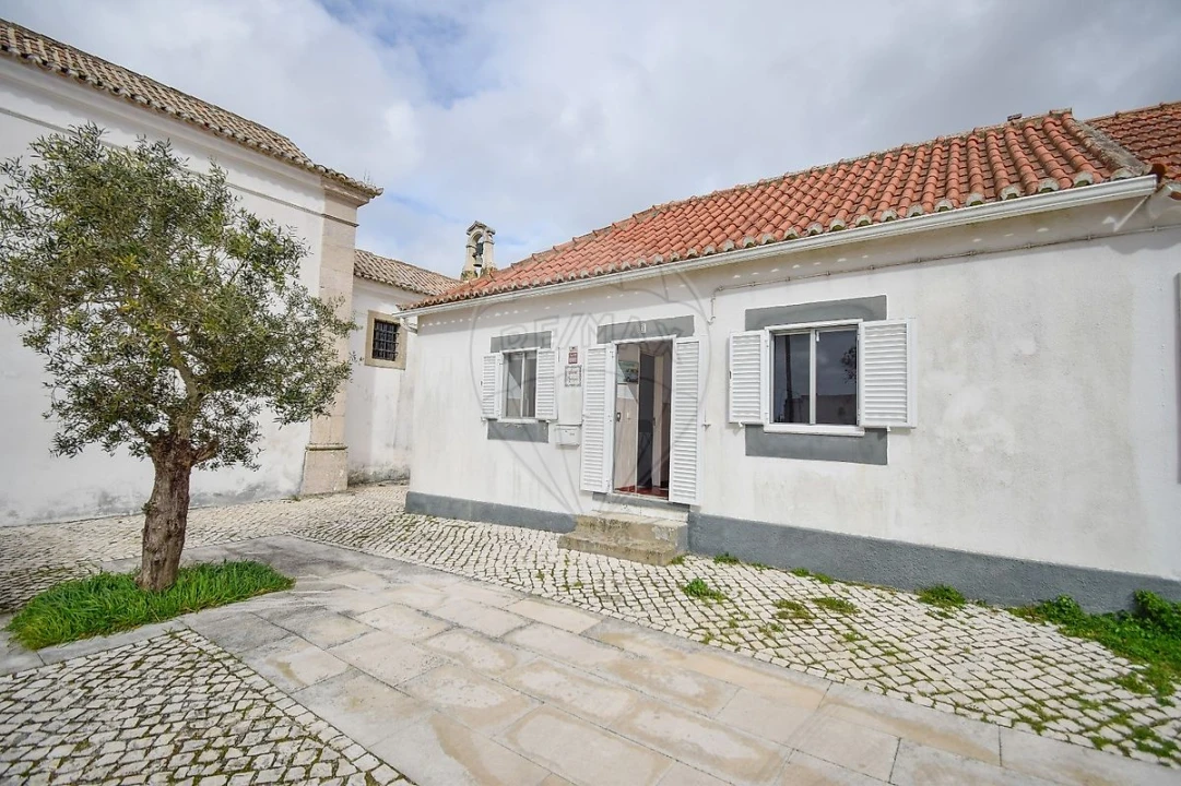 Moradia T2 para Venda em Colares Foto 2