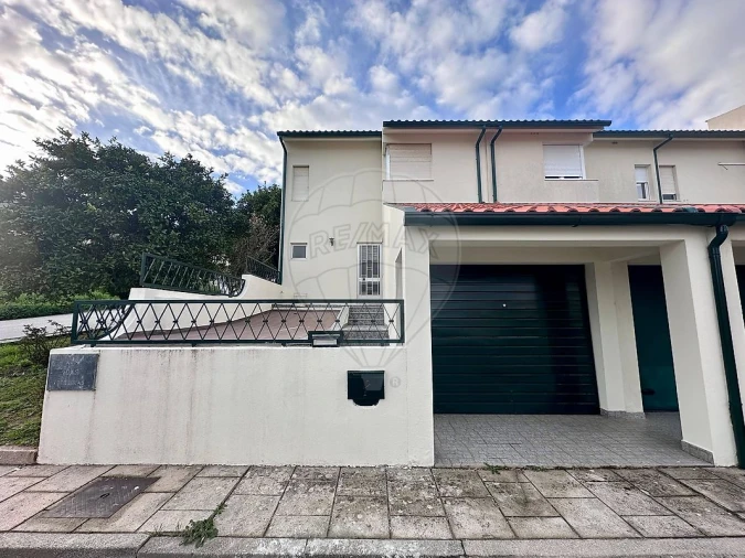 Moradia T3 para Arrendamento em Peso da Régua e Godim Foto 4