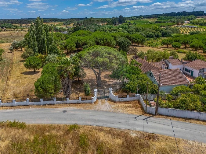 Quinta T3 para Venda em Alcoentre Foto 37