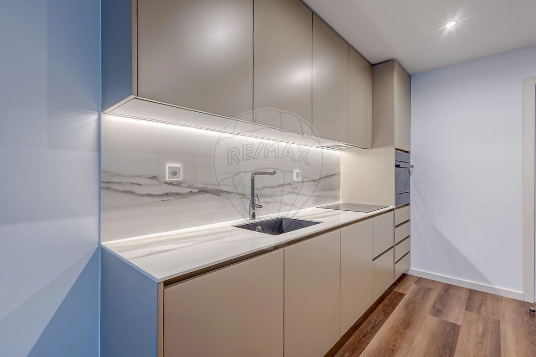 Apartamento T1 para Arrendamento em Santa Marinha e São Pedro da Afurada Foto 9