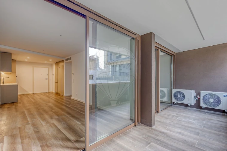 Apartamento T1 para Arrendamento em Santa Marinha e São Pedro da Afurada Foto 12