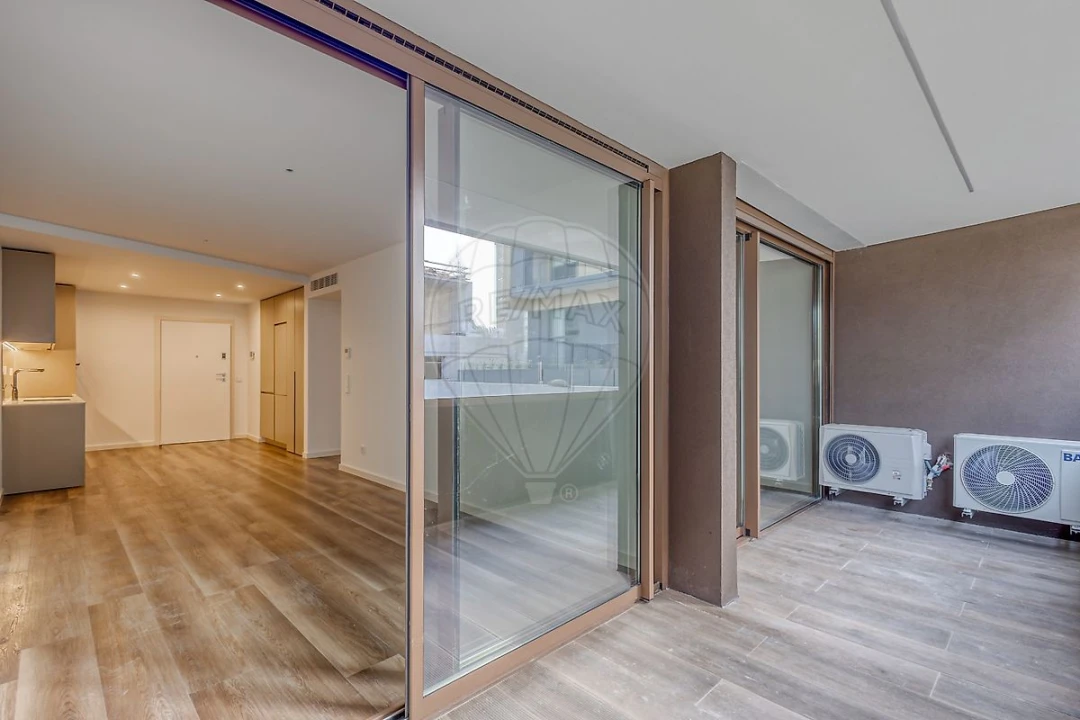 Apartamento T1 para Arrendamento em Santa Marinha e São Pedro da Afurada Foto 12