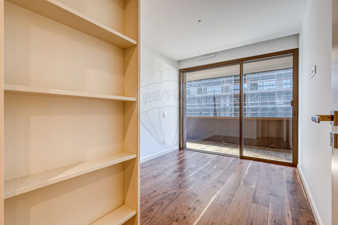 Apartamento T2 para Arrendamento em Santa Marinha e São Pedro da Afurada Foto 2