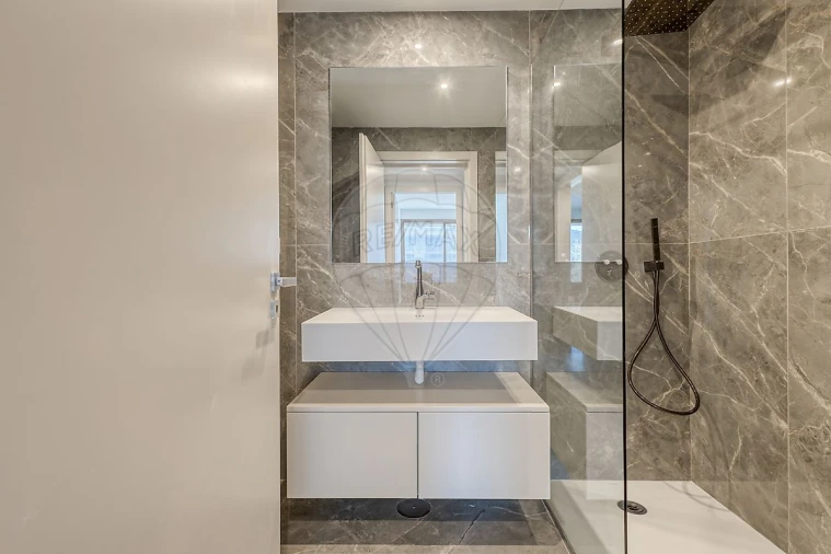 Apartamento T2 para Arrendamento em Santa Marinha e São Pedro da Afurada Foto 4