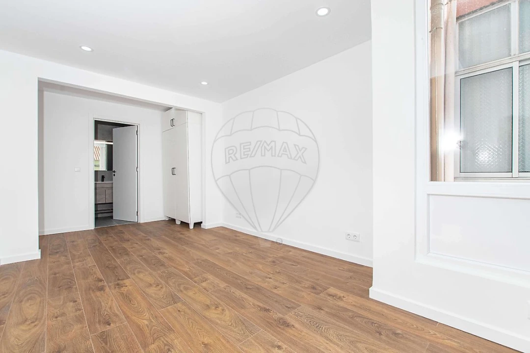 Apartamento T3 para Venda em Almada, Cova da Piedade, Pragal e Cacilhas Foto 13