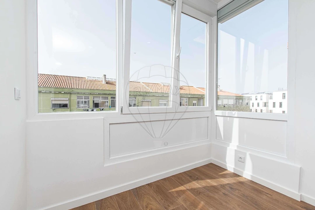 Apartamento T3 para Venda em Almada, Cova da Piedade, Pragal e Cacilhas Foto 10