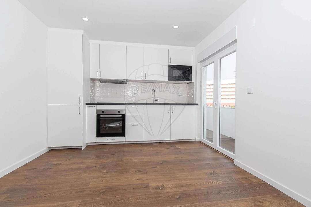 Apartamento T3 para Venda em Almada, Cova da Piedade, Pragal e Cacilhas Foto 23