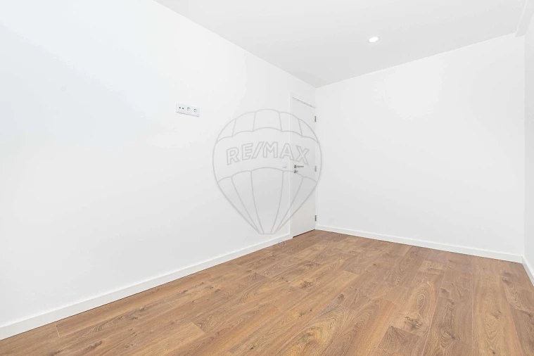 Apartamento T3 para Venda em Almada, Cova da Piedade, Pragal e Cacilhas Foto 18