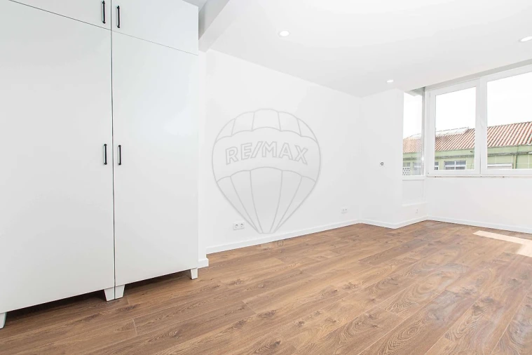 Apartamento T3 para Venda em Almada, Cova da Piedade, Pragal e Cacilhas Foto 11