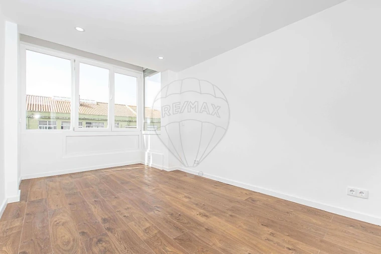 Apartamento T3 para Venda em Almada, Cova da Piedade, Pragal e Cacilhas Foto 7