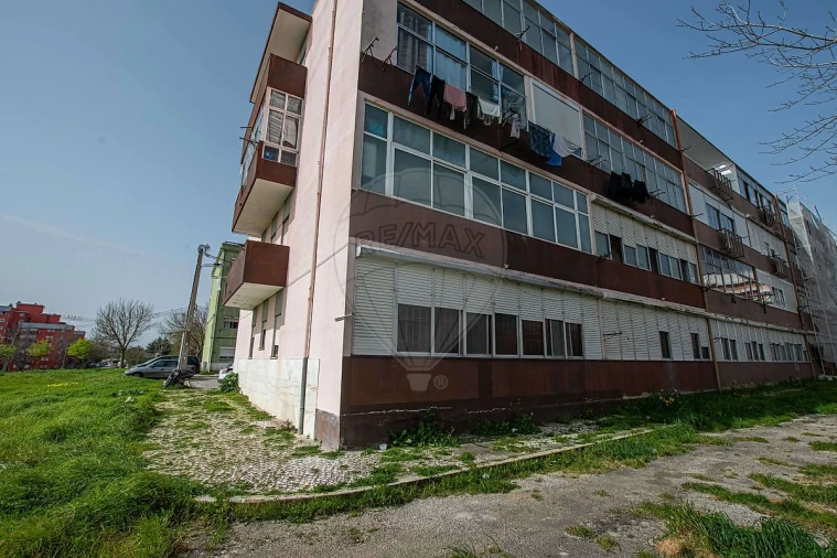 Apartamento T3 para Venda em Almada, Cova da Piedade, Pragal e Cacilhas Foto 9